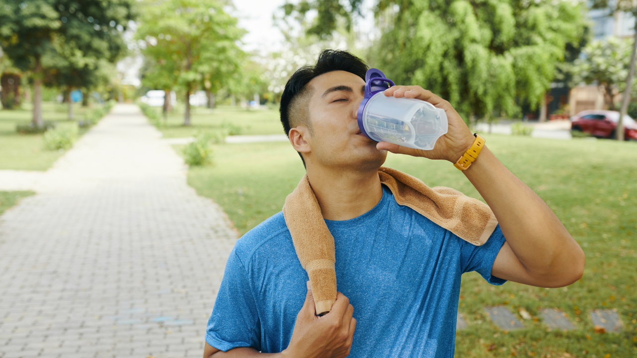 Is It Better to Drink Water During Walking? |